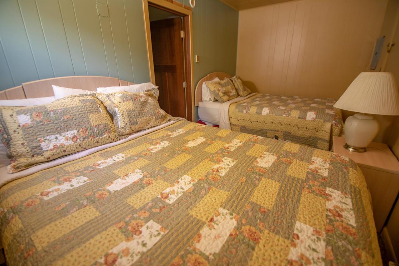 Ridges Inn & Suites Бейлис-Харбор Экстерьер фото