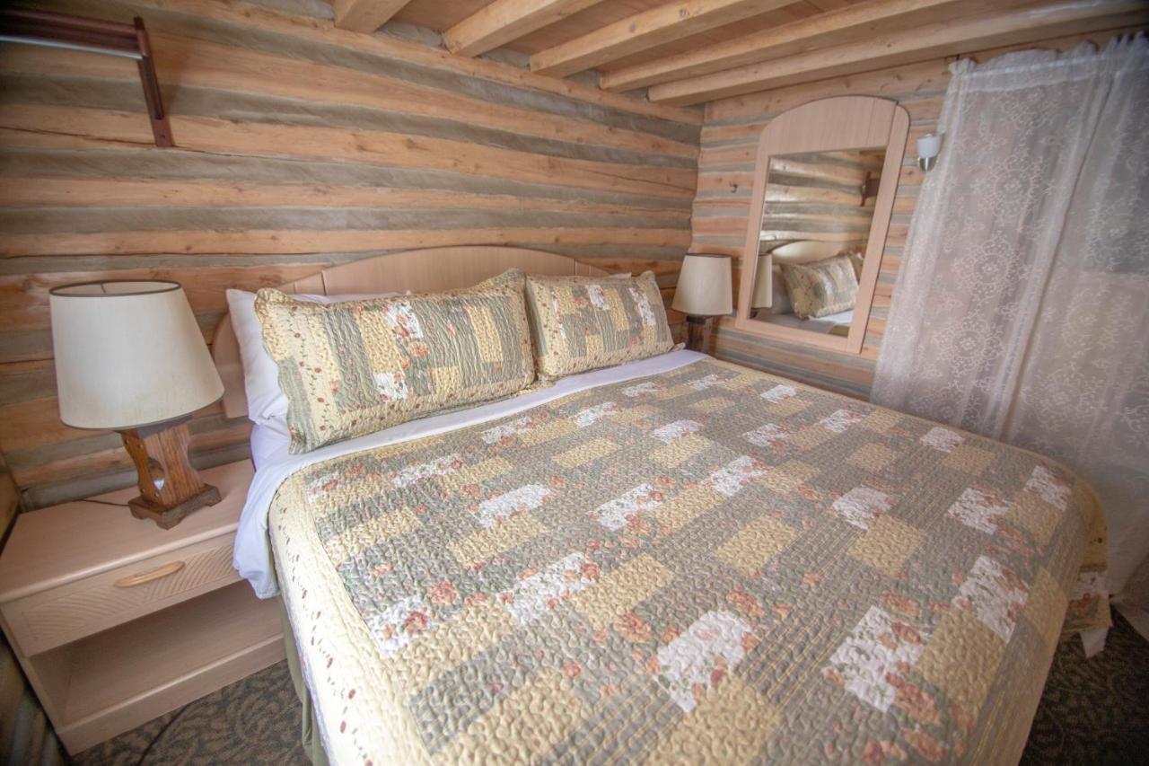 Ridges Inn & Suites Бейлис-Харбор Экстерьер фото