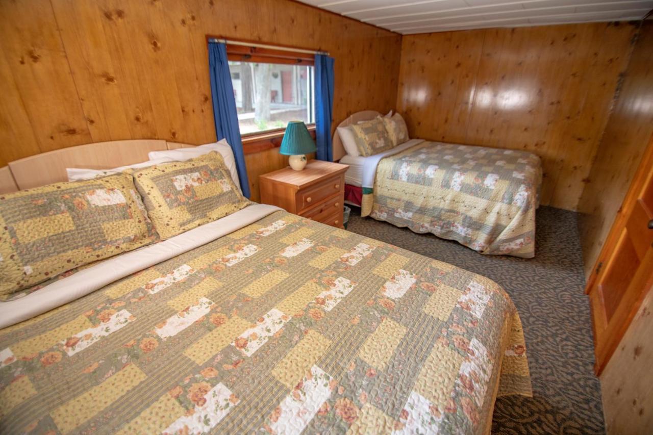 Ridges Inn & Suites Бейлис-Харбор Экстерьер фото