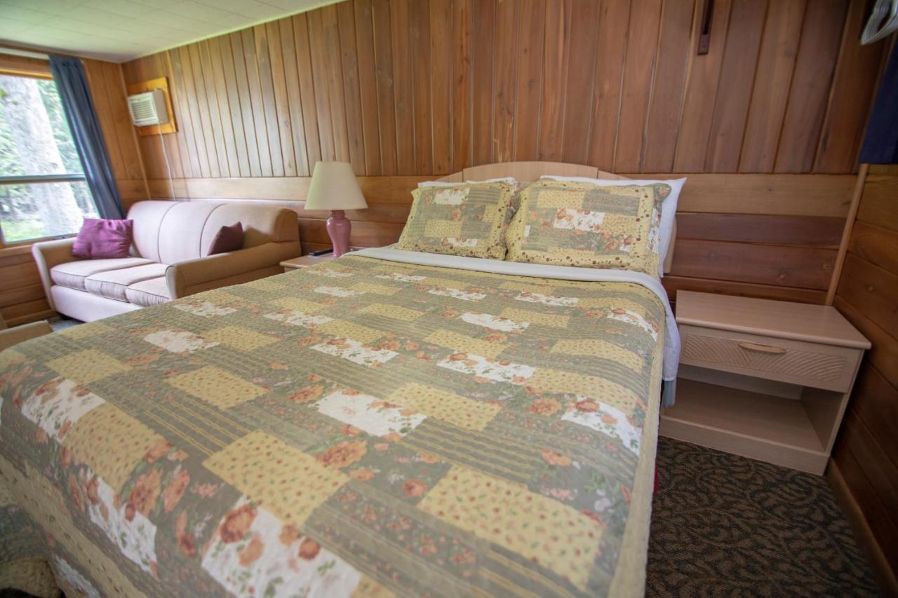Ridges Inn & Suites Бейлис-Харбор Экстерьер фото